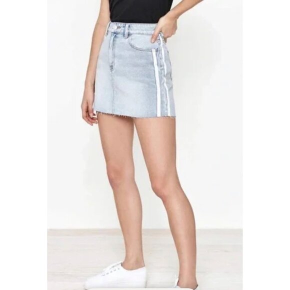 PacSun Women White Side Striped Denim Mini Skirt Size 26 - Picture 1 of 8